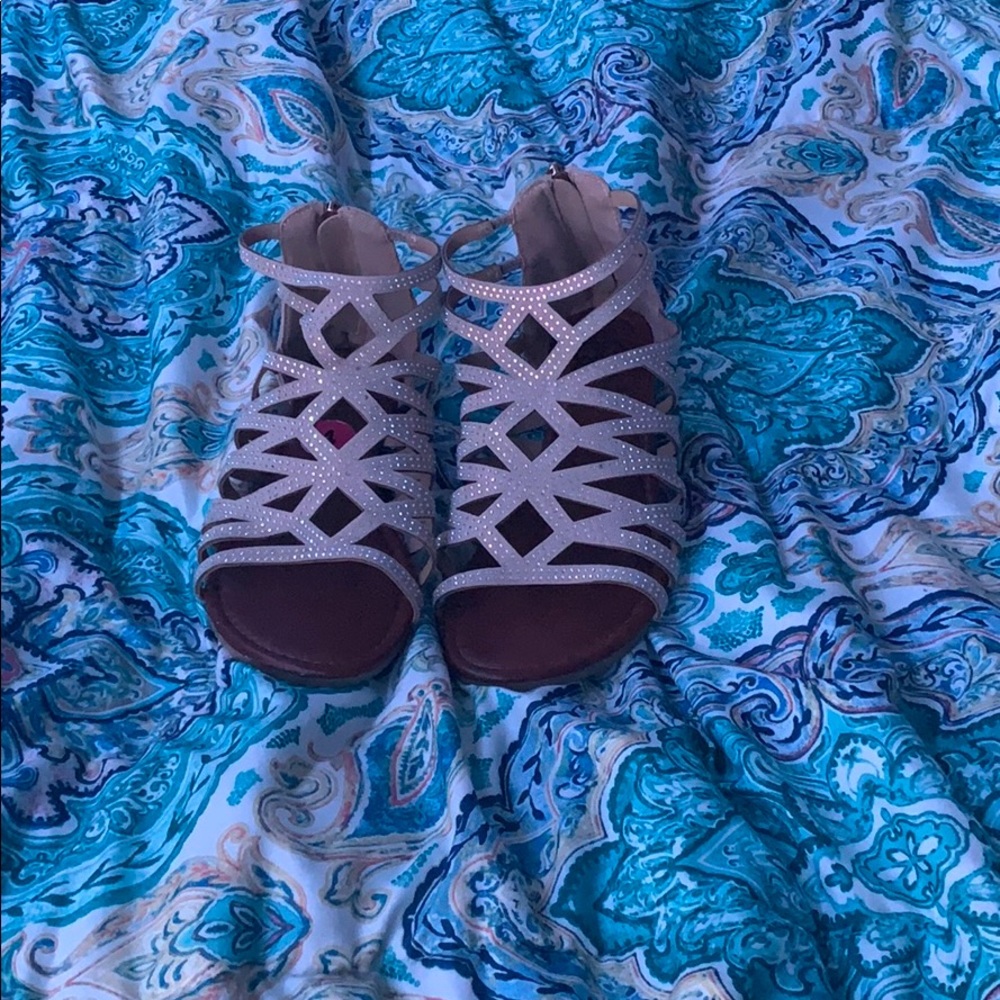 Sandles